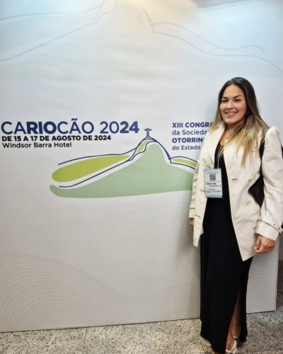 dra danielle repsold em um congresso no rio de janeiro
